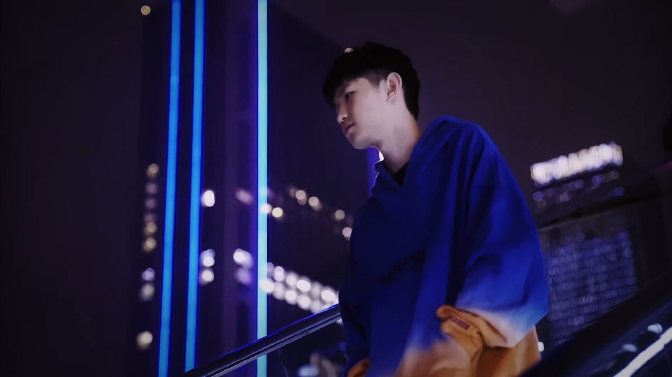 两队便迅速